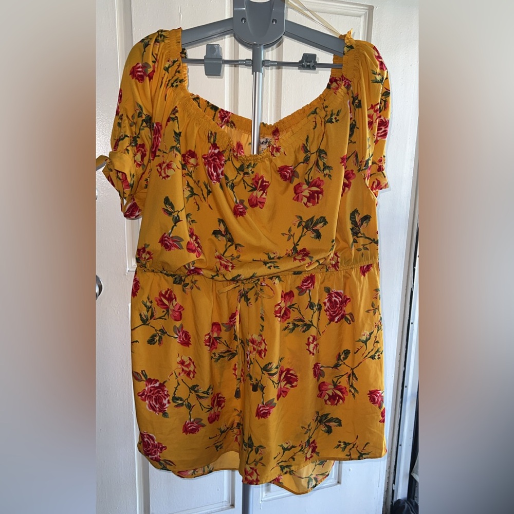 Floral Yellow Short Jumpsuit - Picture 9 of 9